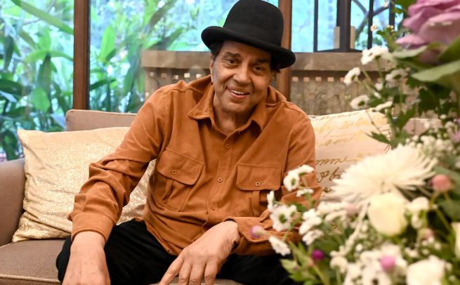 Dharmendra, Bollywood’s Iconic Hero of Romance, Action, and Comedy, Dies at 89